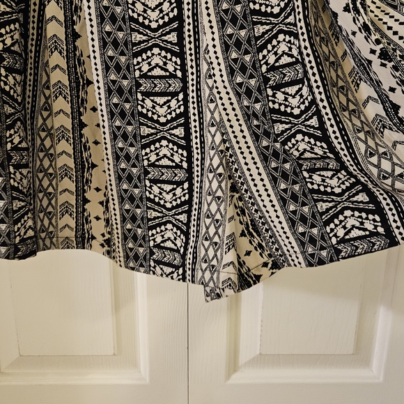 Black and White Patterned Jumpsuit - Picture 3 of 5